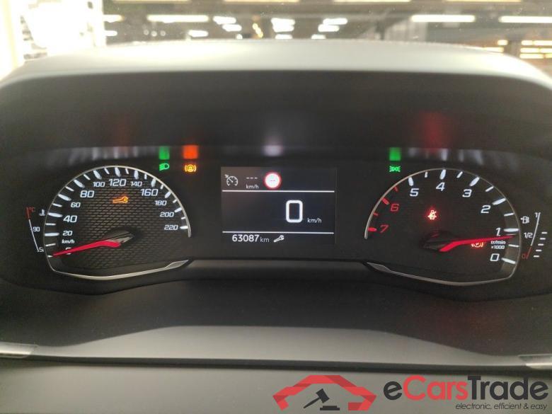 Peugeot 208 1.2 PureTech 100 MAN6 S&S Active Pack 5d #6
