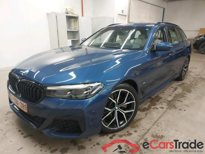BMW - BMW 5 TOURING 518dA 136PK M Sport & Pack Business With Heated Sport Seats & Head Up & HArman Kardon & Parking Assistant & 19 Inch