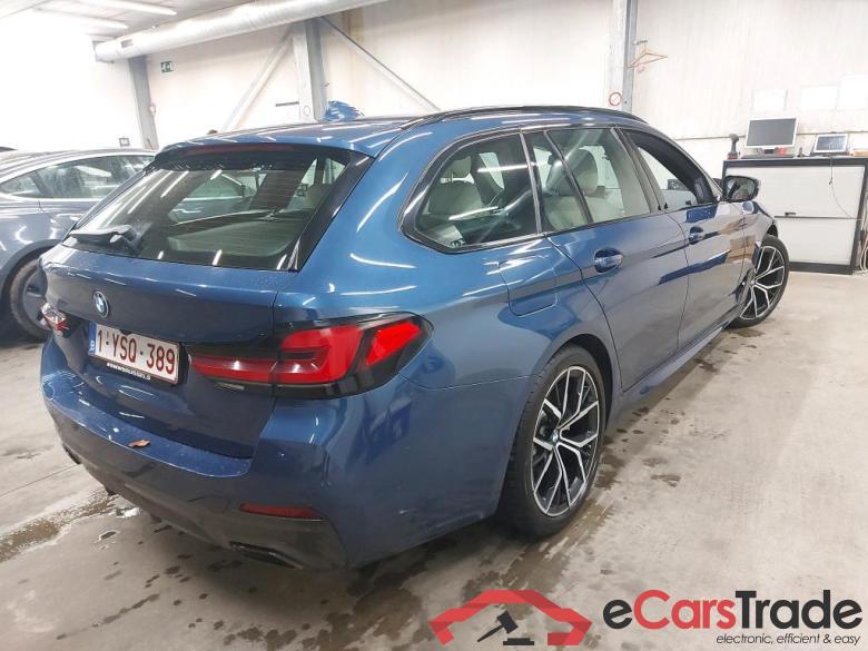 BMW - BMW 5 TOURING 518dA 136PK M Sport & Pack Business With Heated Sport Seats & Head Up & HArman Kardon & Parking Assistant & 19 Inch #2