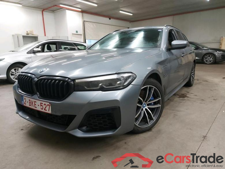 BMW 530e Touring Plug-In Hybrid M-Sport Aut. Pano LC-Pro Ambient Navi-Pro ACC Sport-Leather KeylessGo Camera Klima PDC ...