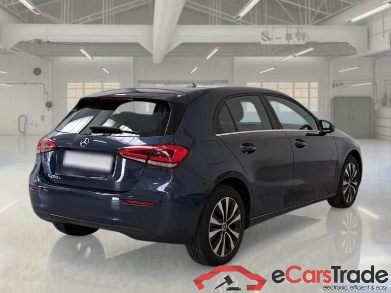 MERCEDES-BENZ CLASSE A / 2018 / 5P / BERLINA A 250 E EQ-POWER AUTO BUSINESS EXTRA #2