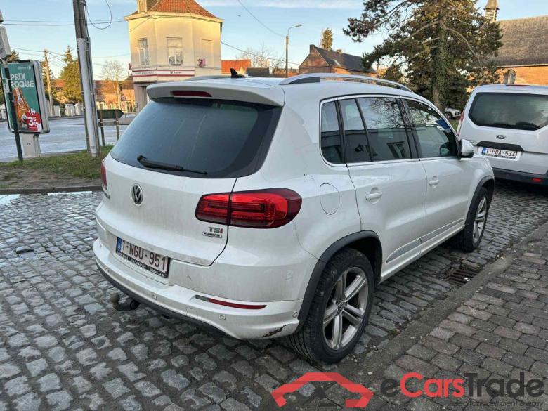 VOLKSWAGEN Tiguan Tiguan Sport & Style 1.4 TSI BlueMotion Technology 92 kW (125 ch) 6 vitesses manuel #2