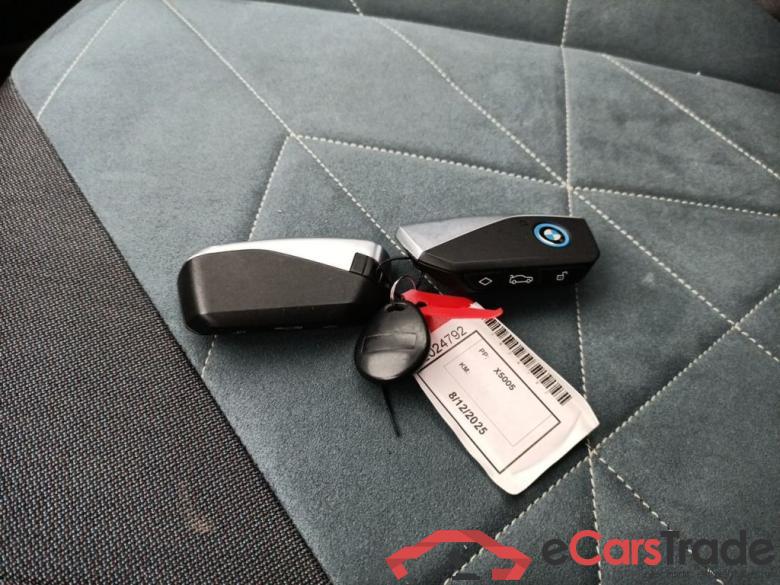 BMW IX 72 kWh xDrive40 (240 kW) 5d #4