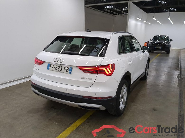 AUDI Q3 / 2018 / 5P / SUV 35 TFSI 150 MHEV S TRONIC DESIGN LUXE #3