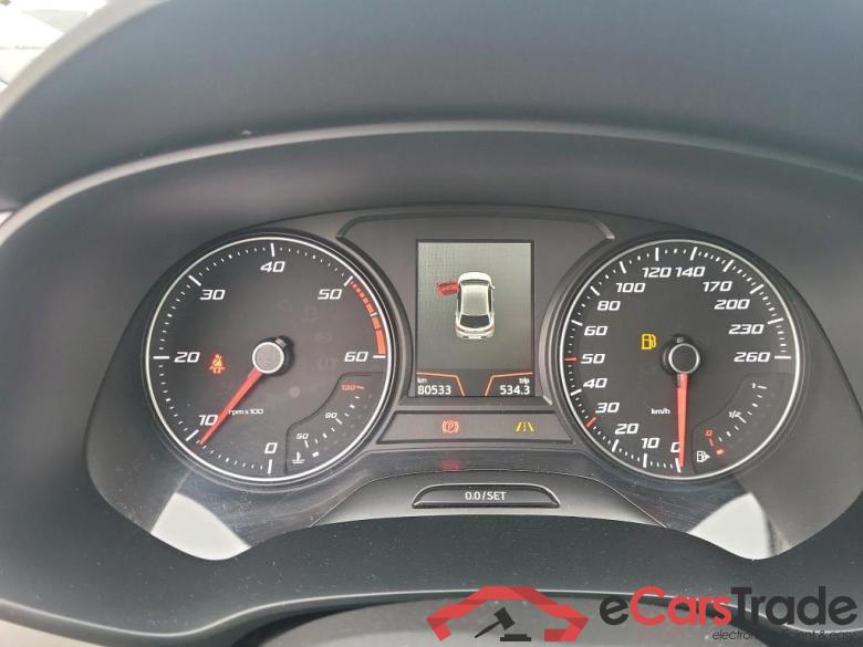 SEAT León / 2016 / 5P / berlina con portón 1.6 TDI 85kW S&S Style Visio Ed Nav (AC) #4