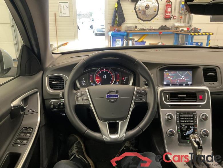 VOLVO V60 1.5 T2 Momentum Geartronic #3