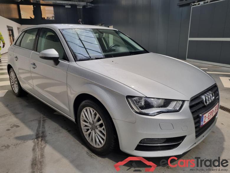 AUDI A3 Sportback Audi A3 Ambiente  Sportback 1.6 TDI   77(105) kW(ch) 6 vitesses #2