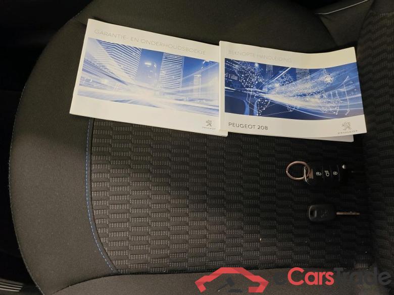 Peugeot 208 Signature 1.2 PureTech 82 5d #4