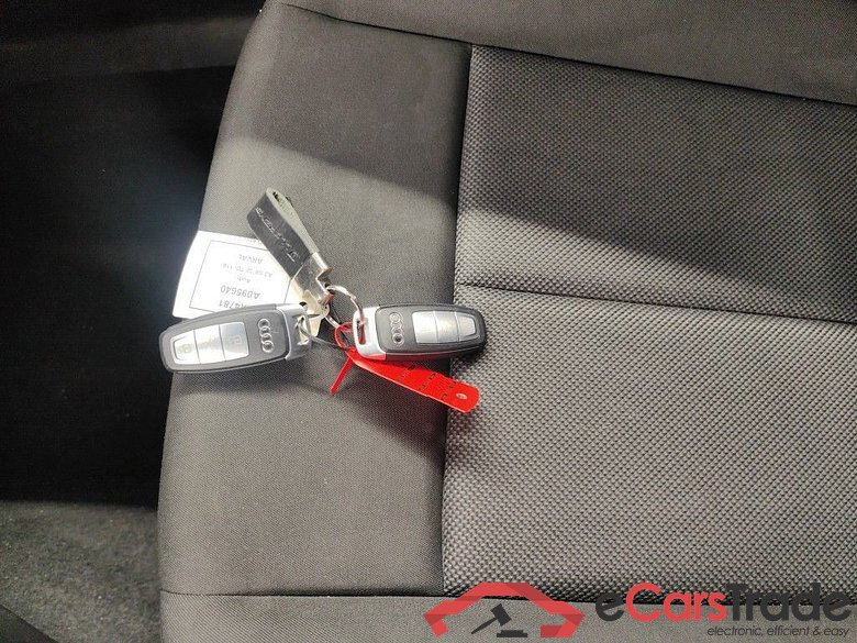 AUDI A3 SPORTBACK DIESEL - 2020 30 TDi 116hp Business Edition Attraction S tronic 5d (BE version) #4