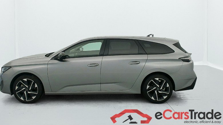 Peugeot 308 SW Hybrid 145 e-DCS6 Allure #4