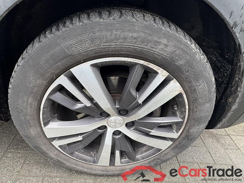 PEUGEOT 3008 1.2 PureTech Allure Pack #5
