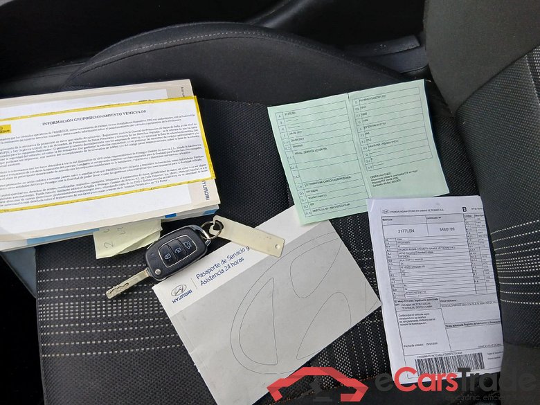 HYUNDAI i20 / 2020 / 5P / berlina con portón 1.0 TGDI 74kW (100CV) 48V Essence #5