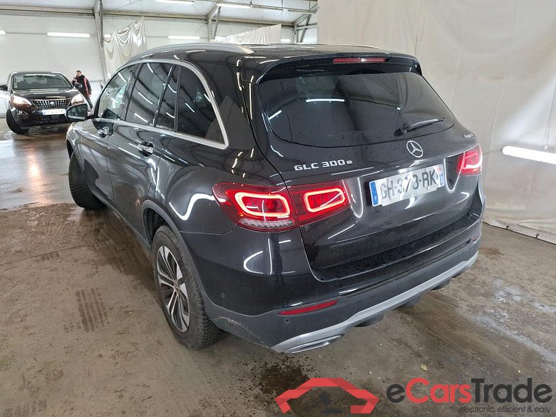 MERCEDES-BENZ GLC / 2019 / 5P / SUV GLC 300 e Business Line 4Matic #2