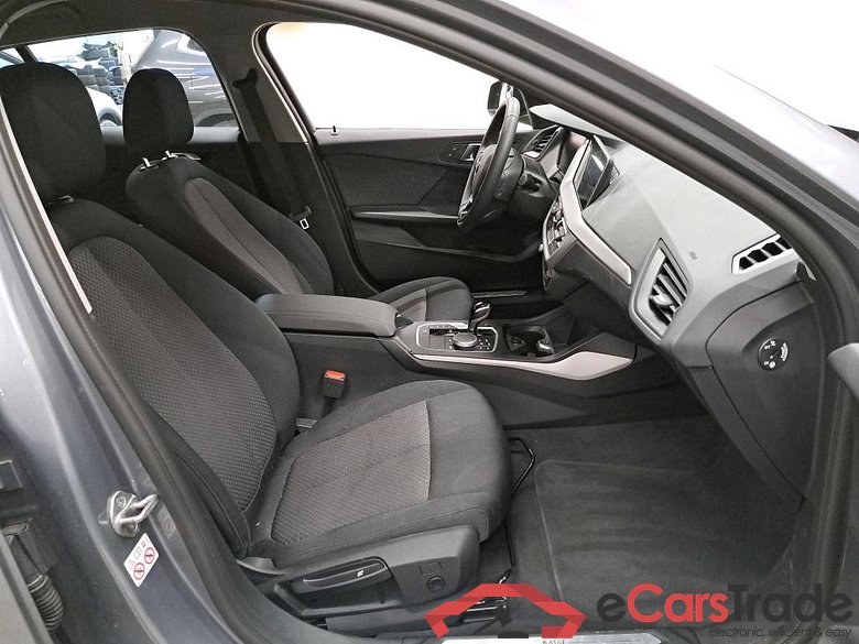 BMW - BMW 1 HATCH 118iA 136PK Advantage Pack Business Plus With Heated Seats & Driving & Parking Assistant * PETROL * #3