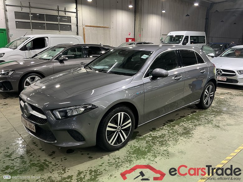 MERCEDES-BENZ A-CLASS 1.3 A 250 E DCT BUSINESS SOLUTION