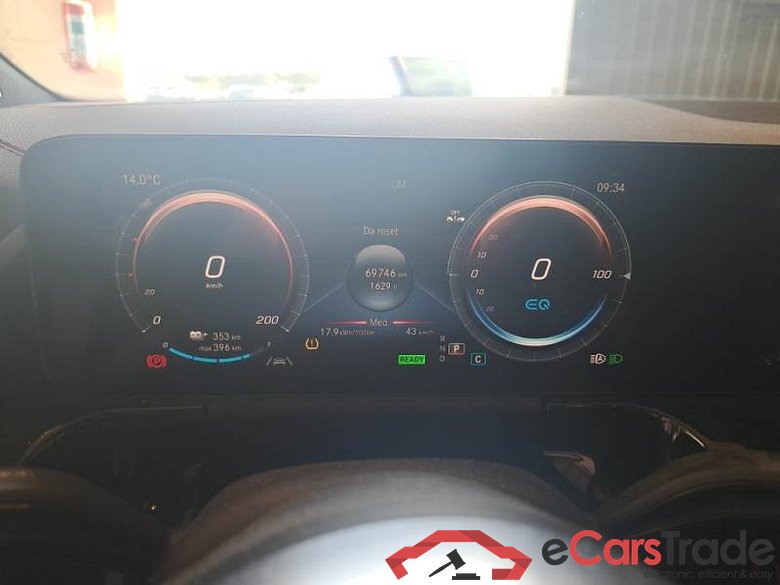 MERCEDES-BENZ EQA / 2021 / 5P / SUV EQA 250 PREMIUM PLUS #4