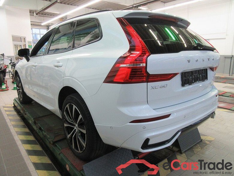 Volvo XC60 (03.2017->) DE - SUV5 B5 (Benzin) AWD EU6d, Plus Dark Mild-Hybrid (EURO 6d), (Facelift) 2022 #4