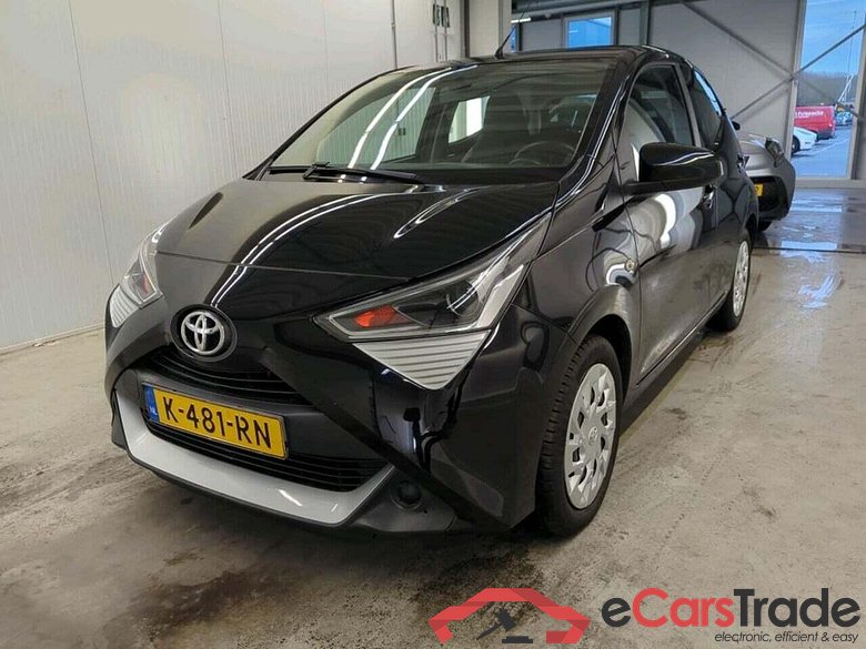 TOYOTA Aygo 1.0 VVT-i x-play #1