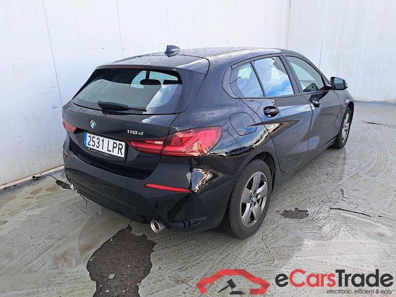 BMW Serie 1 / 2019 / 5P / berlina con portón 118d Business Auto. #2