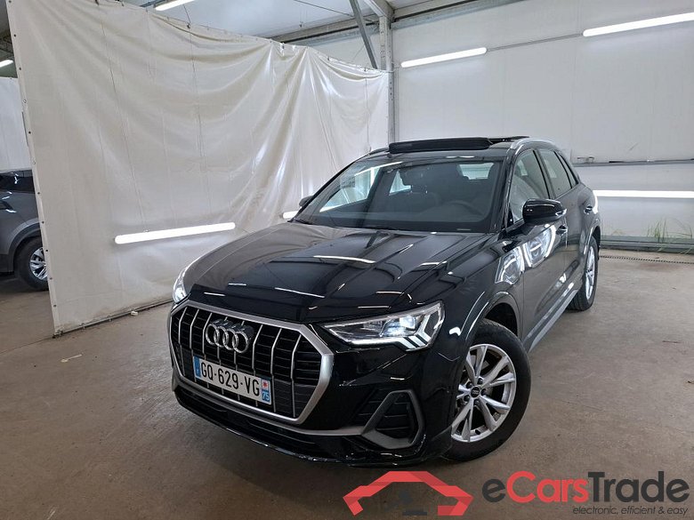 AUDI Q3 / 2018 / 5P / SUV 45 TFSI E 245 S TRONIC S LINE