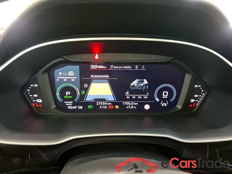 AUDI Q3 / 2018 / 5P / SUV 45 TFSI E 245 S TRONIC S LINE #6