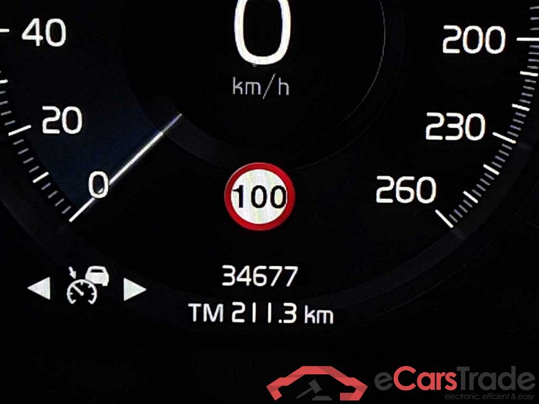 Volvo XC40 (2017->) DE - SUV5 B4 2WD EU6d, R-Design (EURO 6d), 2020 - 2022 #3