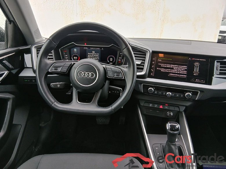 AUDI A1 / 2018 / 5P / berlina con portón Sportback Adrenalin 30 TFSI 81kW S tron(SP) #3