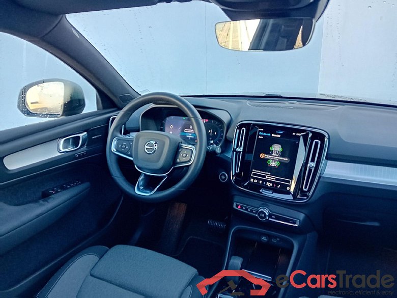 VOLVO XC40 / 2021 / 5P / todoterreno 2.0 B3 G Plus Dark Auto #3