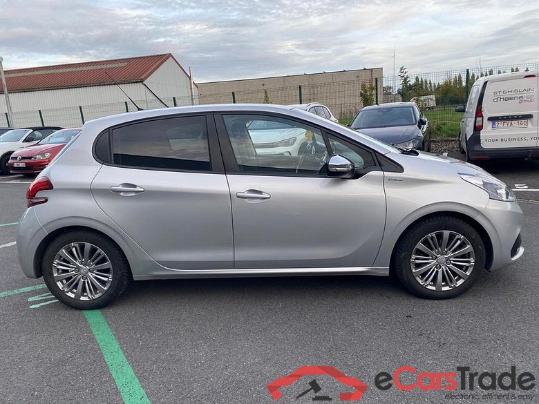 PEUGEOT 208 1.2i PureTech Style #3