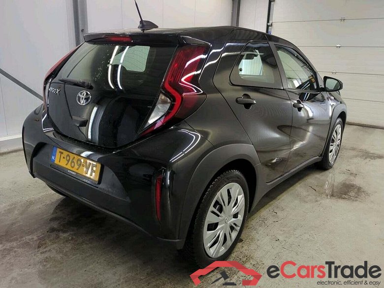 TOYOTA Aygo X 1.0 VVT-i MT Play #2