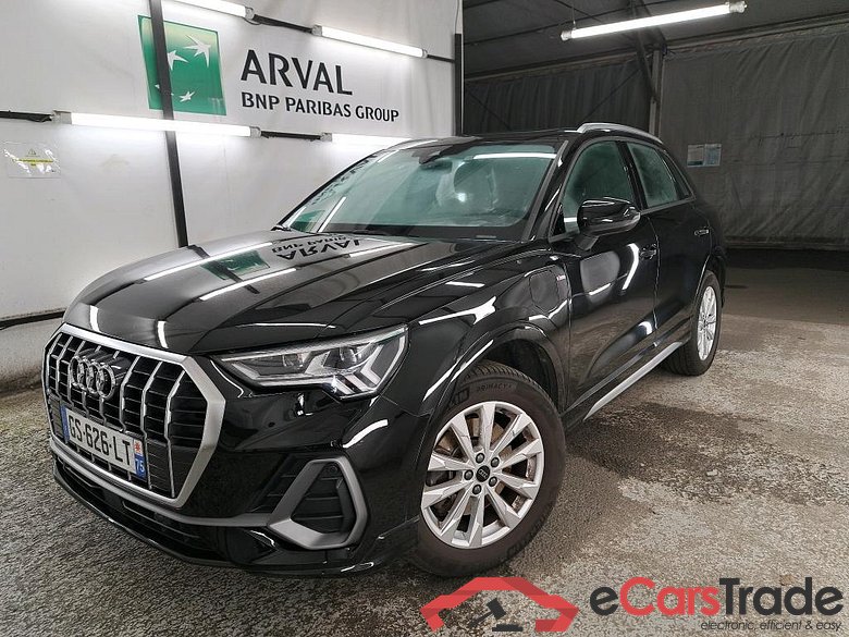 AUDI Q3 / 2018 / 5P / SUV 45 TFSI E 245 S TRONIC S LINE