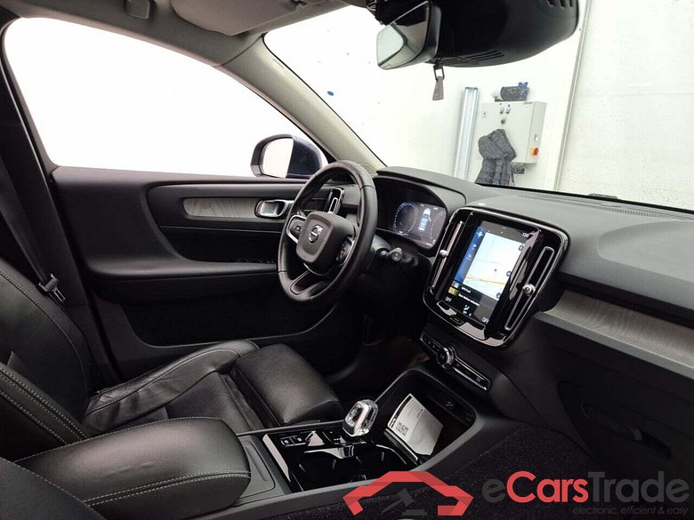 VOLVO XC40 2.0 B4 MOMENTUM PRO AWD GEARTR #3