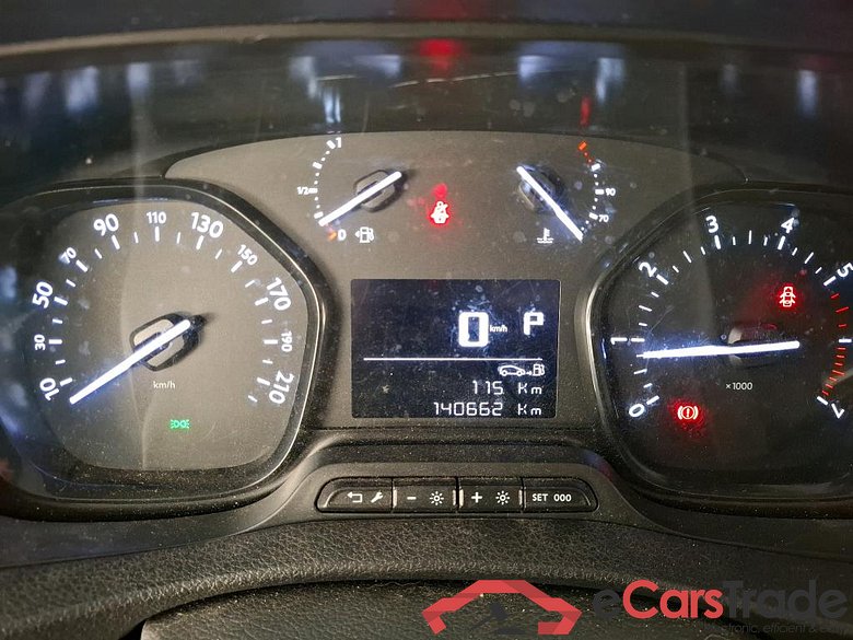 Jumpy Fourgon Club M 2.0 BlueHDi 120CV BVA8 E6dT #6