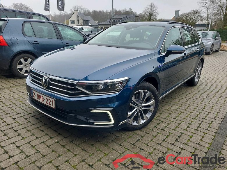 Volkswagen Passat 1.4 TSI Plug-In Hybrid GTE Aut. LED-Matrix ACC Navi KeylessGo Camera 360 Klima PDC ... #1
