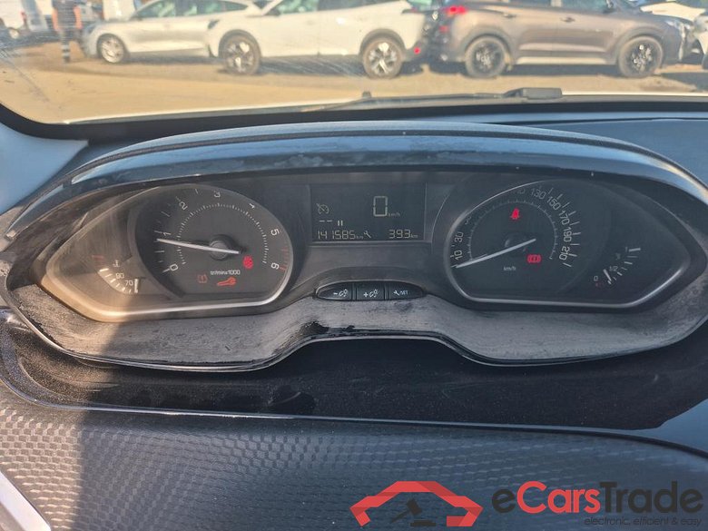 PEUGEOT 2008 / 2016 / 5P / todoterreno Signature BlueHDi 100 S&S 5 Vel. MAN #4