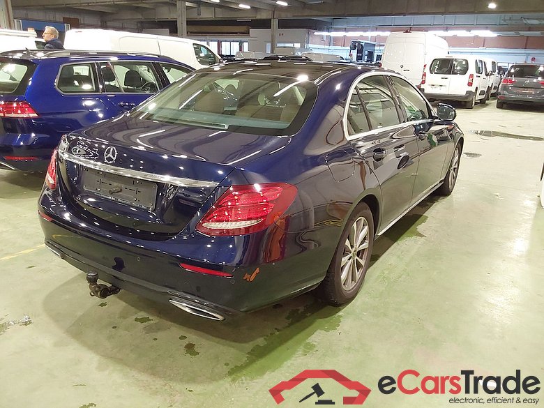 MERCEDES-BENZ CLASS E DIESEL (W213) E 200 d Business Solution STOCK #4