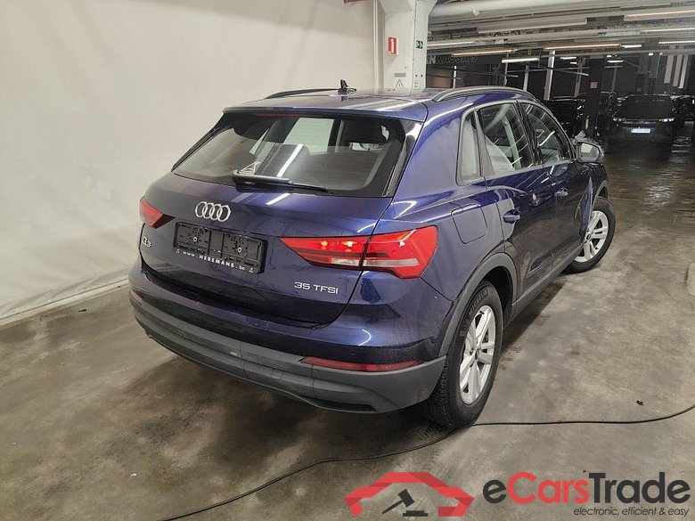 Audi Q3 35 TFSI S tronic 5d #2