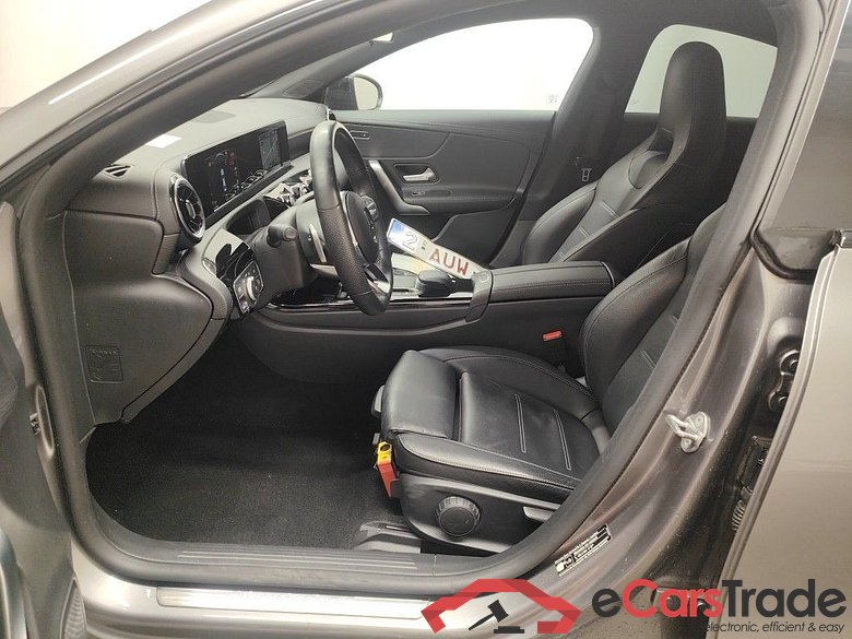 Mercedes-Benz CLA CLA 250 e 4d #3