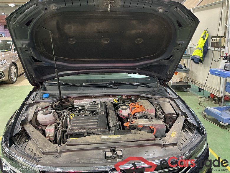 VOLKSWAGEN PASSAT VARIANT GTE - 2020 1.4 TSI PHEV GTE Business DSG #6