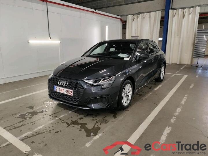 Audi A3 Sportback A3 Sportback 1.0 30 TFSi Attraction 81kW/110pk  5D/P Man-6 (4 seizoenen Banden) - CO2 indicatief