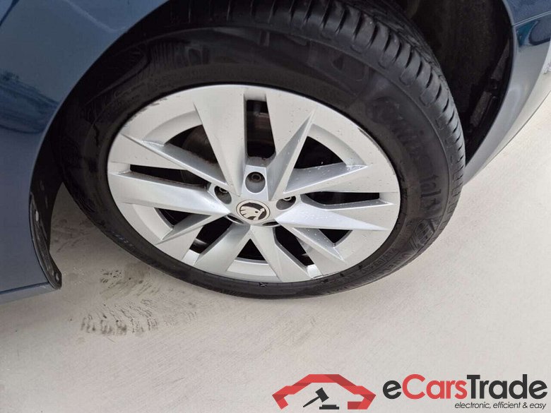 SKODA OCTAVIA COMBI 2.0 CRTDI STYLE DSG #6