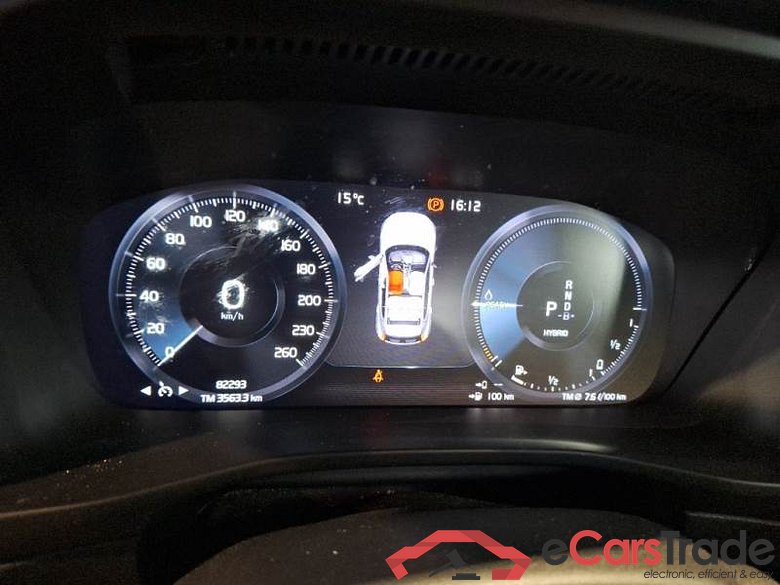 VOLVO XC40 / 2017 / 5P / SUV T5 PLUG-IN HYBRID AUTO RECH INSCRIP EXPR #4