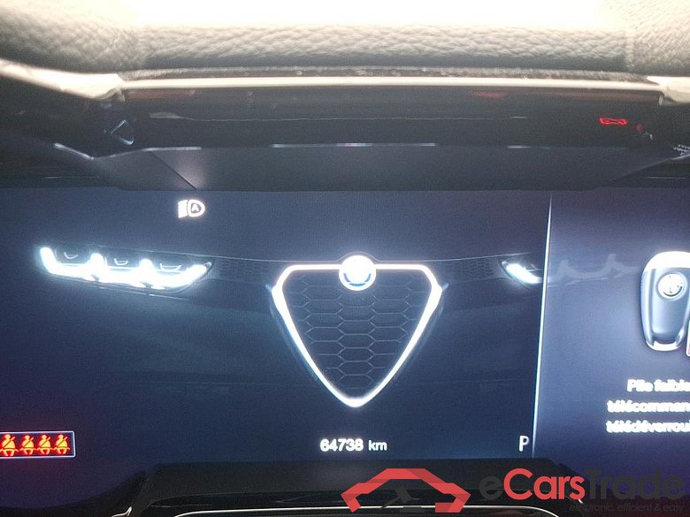 ALFA ROMEO Tonale / 2022 / 5P / SUV 1.5T Hybrid 160 TCT7 Ti OPERATION STOCK #6