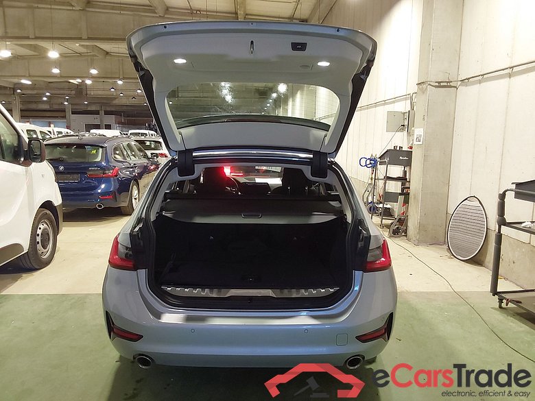 BMW 3 TOURING - 2019 330eA PHEV #3