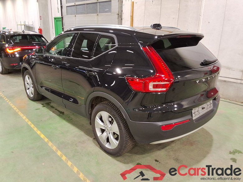 VOLVO XC40 1.5 T2 Momentum Pro Geartronic #2