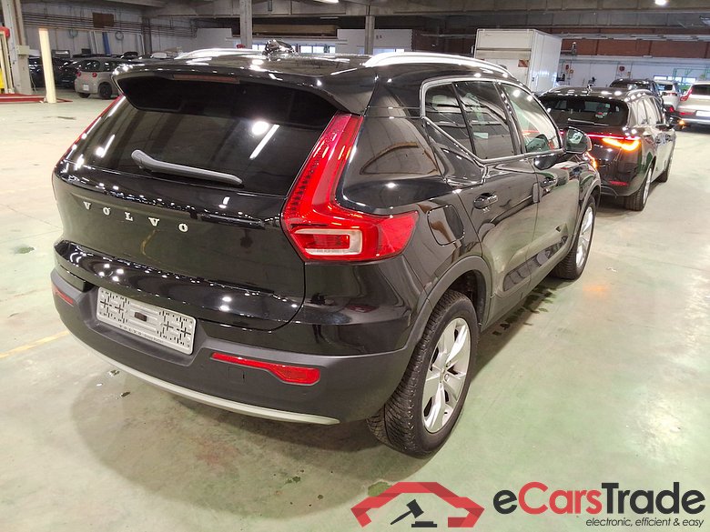 VOLVO XC40 1.5 T2 Momentum Pro Geartronic #4