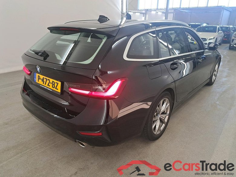 BMW 3 Serie Touring 318iA Sport Line 5d #2