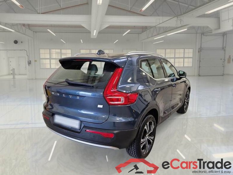 VOLVO XC40 / 2017 / 5P / SUV T5 PLUG-IN HYBRID AUTO RECHARGE INSCR. #2