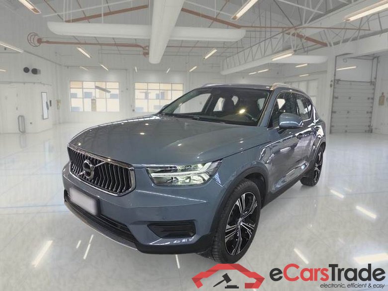 VOLVO XC40 / 2017 / 5P / SUV T5 PLUG-IN HYBRID AUTO RECH INSCRIP EXPR #1
