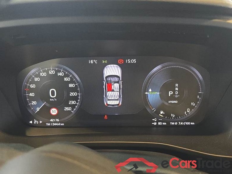 VOLVO XC40 / 2017 / 5P / SUV T5 PLUG-IN HYBRID AUTO RECH INSCRIP EXPR #4